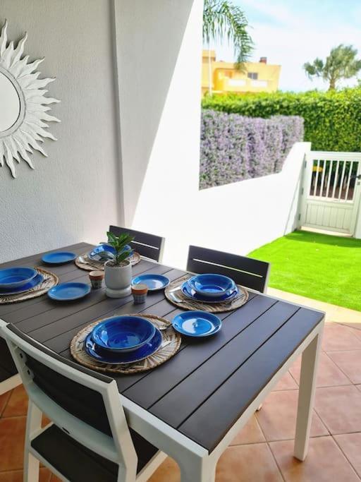Homely Apt In Modern Building With Pool San Miguel de Abona Buitenkant foto