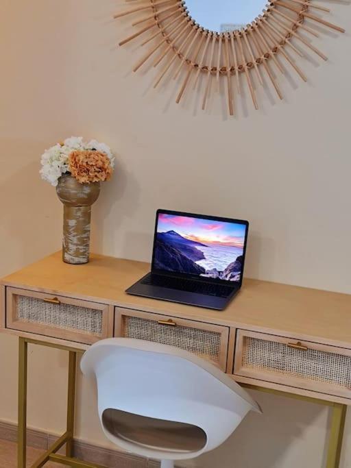 Homely Apt In Modern Building With Pool San Miguel de Abona Buitenkant foto